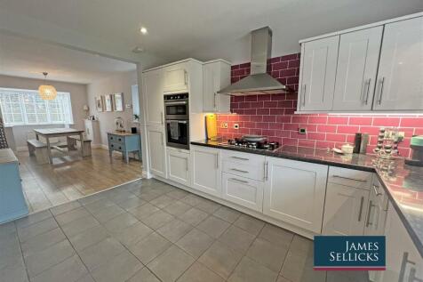 Dining kitchen