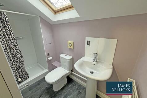 Third floor shower room