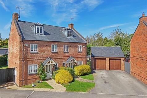 Crown Close, Great Glen