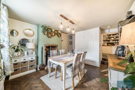 Living/dining kitchen