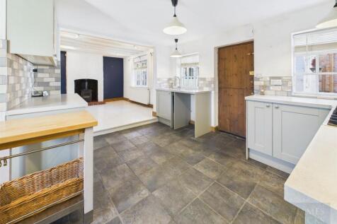 Open-plan kitchen living