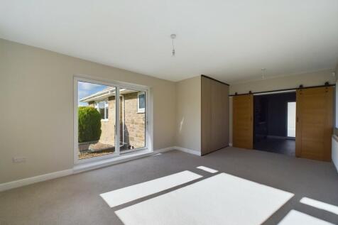 CAM02060G0-PR0243...