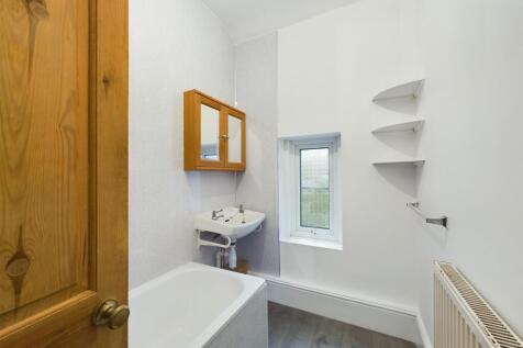Flat 1 - Bathroom