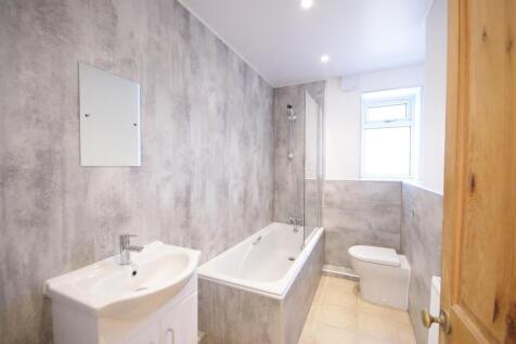Flat 3 - Bathroom