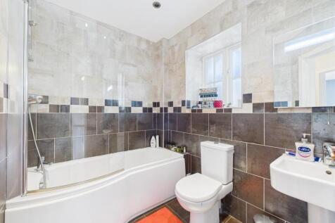 Modern family bathroom with quality fittings