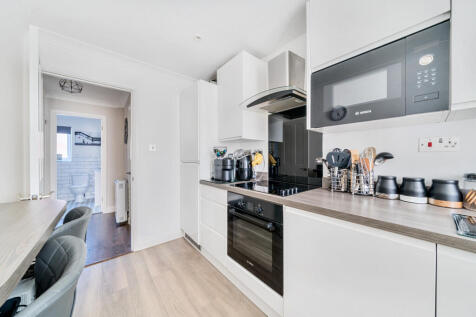 1312264-2-6851b81...