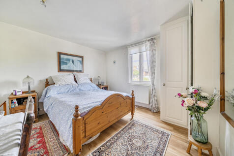 1348399-23-68bef8...