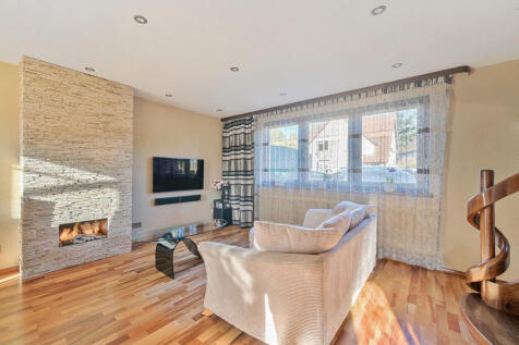 1358788-7-68e3f1b...