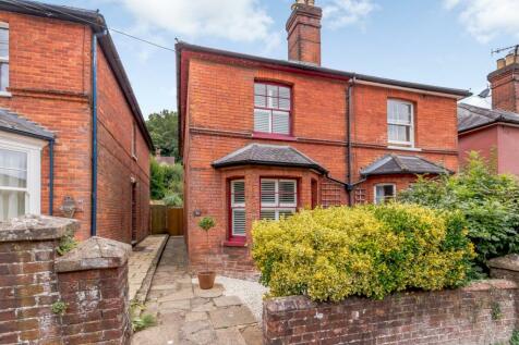 3 Bedroom Houses For Sale In Surrey Rightmove