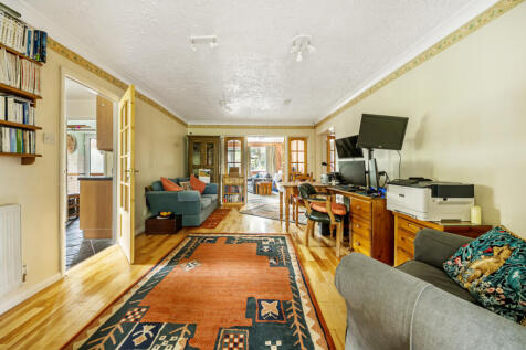 Middle Room