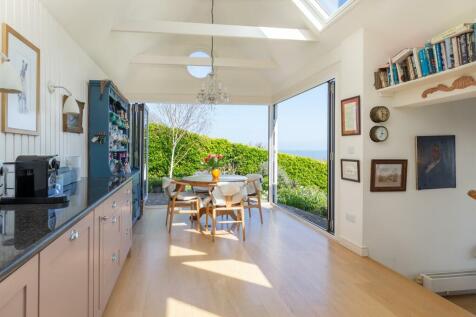 Kitchen/ Breakfast Room