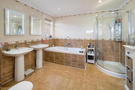 En-suite to Bedroom 1