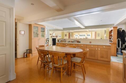 Open Plan Winter Kitchen Dining Area