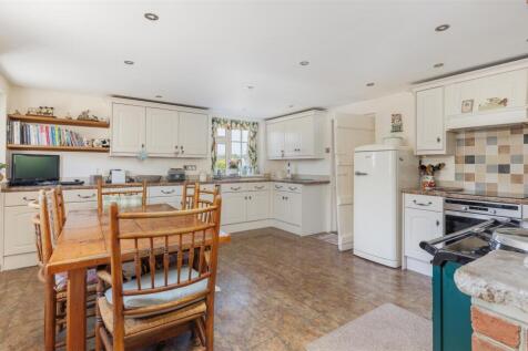 Kitchen/ Breakfast Room