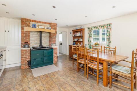 Kitchen/ Breakfast Room
