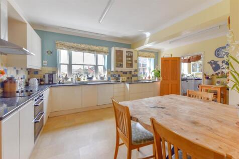 0033kitchen2.jpg