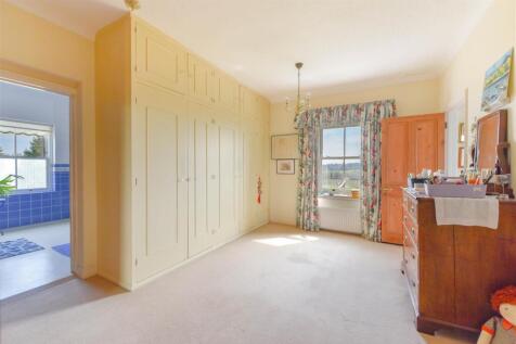 0033bed1dressignroom.jpg