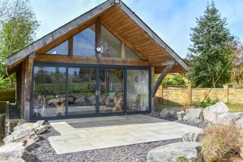 0033woodframedbuilding.jpg