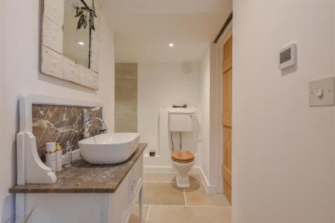 JACK &amp; JILL SHOWER ROOM