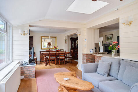 1371838-8-6902088...