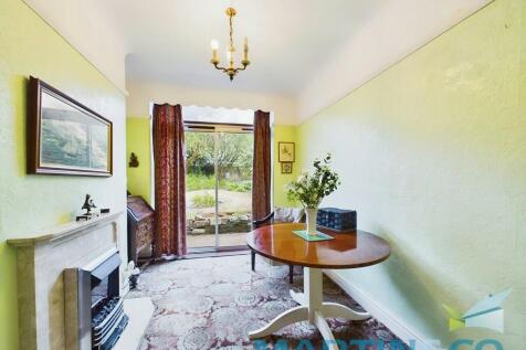 efa67a4a-CAM01870...