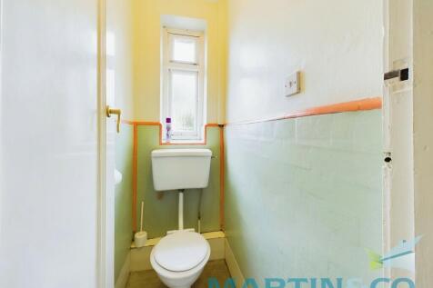 5c589fb0-CAM01870...