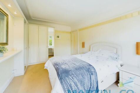 0c1aeb86-CAM01870...