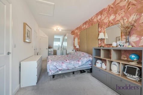 8610aece-69d9-4d9...