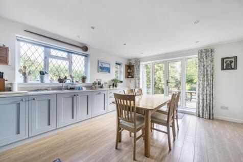 Kitchen/ Breakfast Room