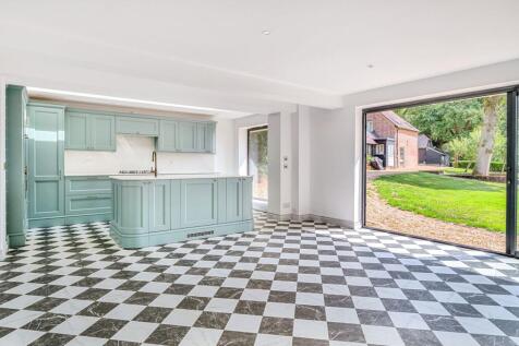 Kitchen/ Dining Room