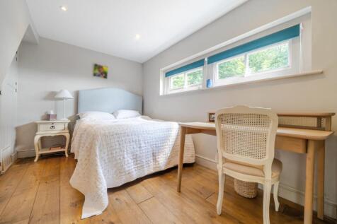 Coach House Downstairs Bedroom