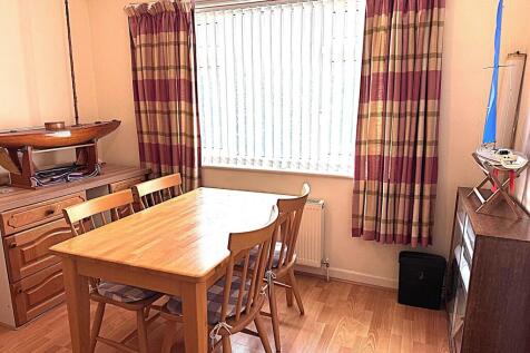 Bedroom Two/Hobbies Room