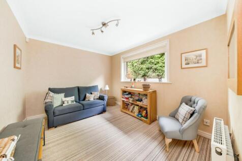 HOME OFFICE / FAMILY ROOM