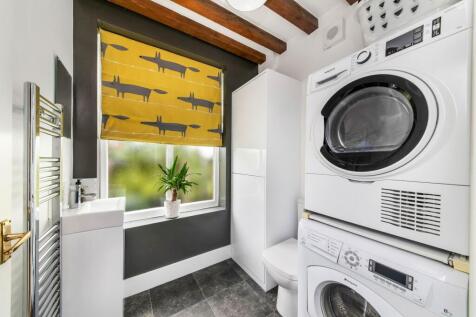 DOWNSTAIRS W.C. / UTILITY