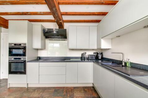 OPEN-PLAN DINING KITCHEN