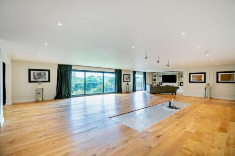 LIVING DINING KITCHEN