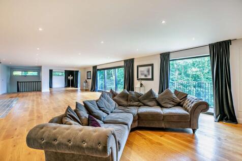 LIVING DINING KITCHEN