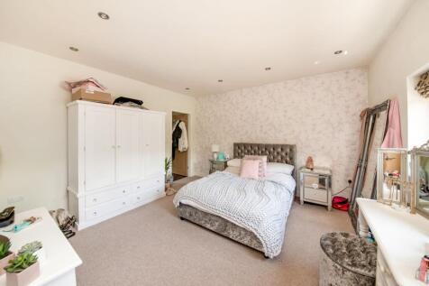 GROUND FLOOR BEDROOM