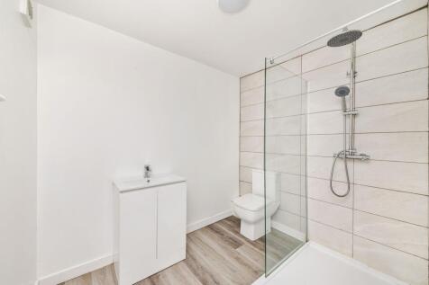 BEDROOM ONE EN-SUITE