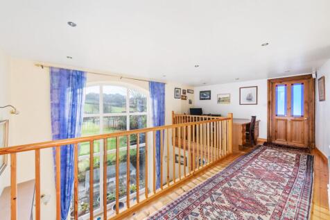 FIRST FLOOR GALLERIED AND OFFICE LANDING