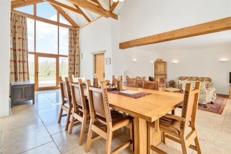 Dining area.jpg