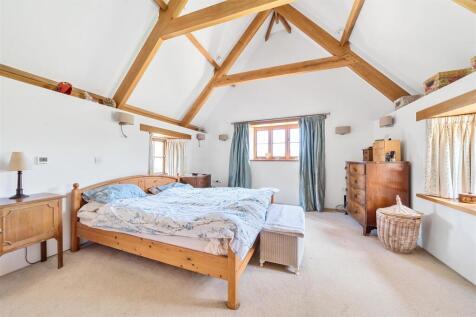Bedroom 1.jpg