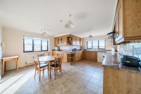 Kitchen / Breakfast Room