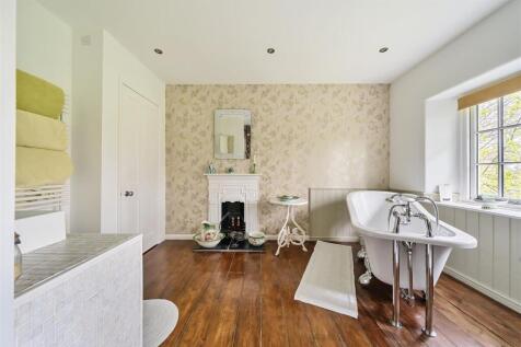 En Suite Bathroom