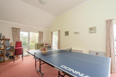 Residents Lounge Games Area.jpg