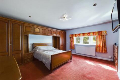 CAM02964G0-PR0028-STILL036.jpg