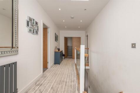 08 - 2 The Meadows HX6 2UN.jpg