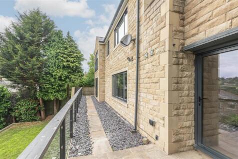 40 - 2 The Meadows HX6 2UN.jpg