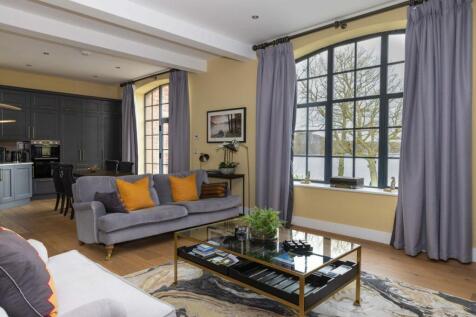 Open Plan Dining Lounge/Dining Kitchen