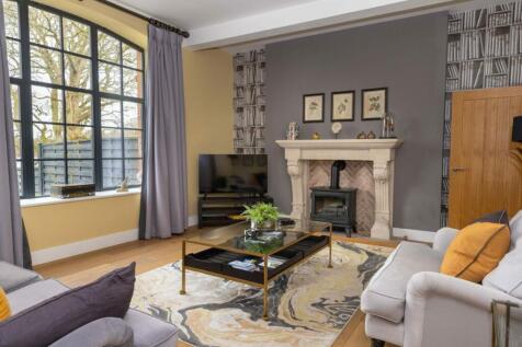 Open Plan Dining Lounge/Dining Kitchen